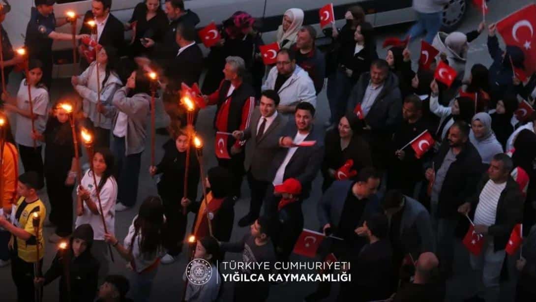 19 Mayıs Fener Alayı Programı, Kaymakamımız Sayın Hüseyin DEMİRKOL'un Katılımlarıyla Gerçekleştirildi.